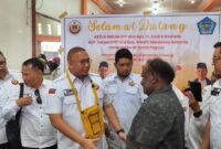 1759085494537-andre-rosiade-mengunjungi-perantau-minang-di-papua-1759064019363_169