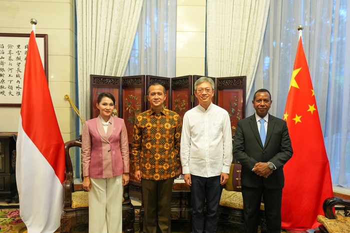 1761370023089-kementrans-dorong-investor-china-kembangkan-potensi-ekonomi-lokal-1761357521014
