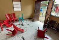 1761716120044-kantor-spkt-polres-mamberamo-raya-rusak-diserang-massa-membawa-senjata-tajam-1761711916256_169