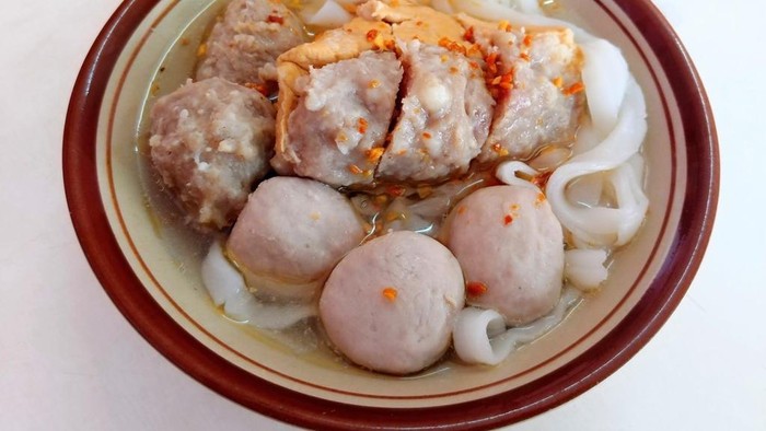 1761824221921-ini-5-bakso-babi-populer-di-jakarta-yang-banyak-penggemarnya-1748534446655_169