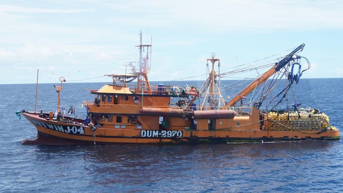 1762363880277-penangkapan-kapal-maling-ikan-asal-filipina-1746803315122_169