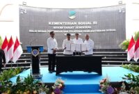 1762429459971-kemensos-dan-kemenhub-kolobarasi-hadirkan-28-bus-sekolah-rakyat-1762412870710