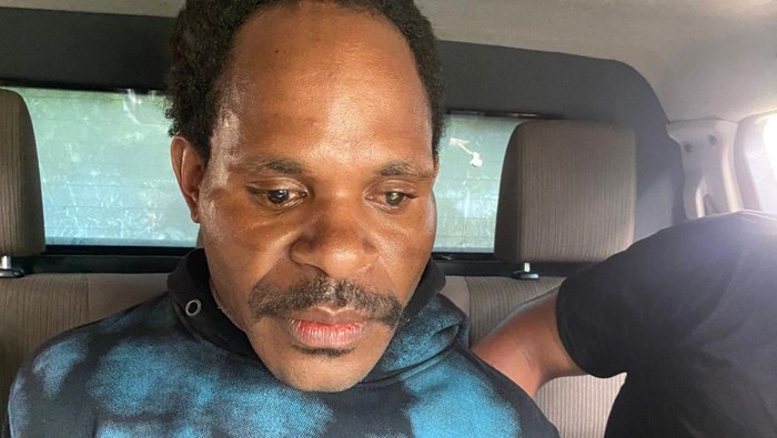 1762493920624-anggota-kkb-jaringan-aibon-kogoya-bernama-jayainus-pogau-alias-supi-pogau-ditangkap-polisi-di-nabire-papua-tengah-1762440392808_169