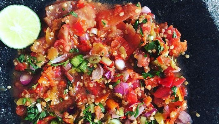 1763206096528-sambal-luat-khas-kupang-ntt-foto-pinterestwidya-1763192914635_169