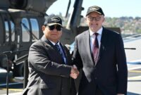1763379459021-presiden-prabowo-didampingi-pm-australia-anthony-albanese-meninjau-kapal-hmas-canberra-milik-al-australia-rabu-12112025-1762935776770_169