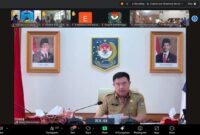 1763379481474-sekretaris-jenderal-sekjen-kementerian-dalam-negeri-kemendagri-tomsi-tohir-meminta-pemerintah-daerah-pemda-mempercepat-realisa-1763372408376