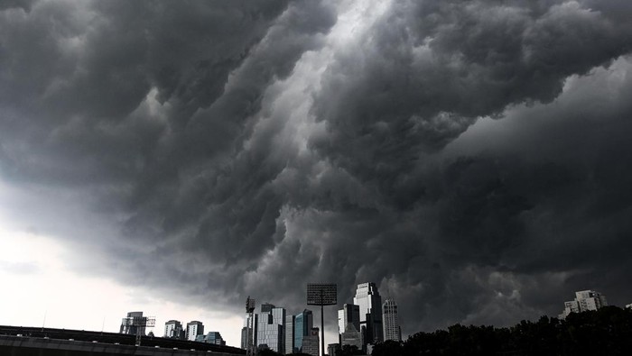 1763485531323-cuaca-ekstrem-ancam-indonesia-sepekan-ke-depan-1763263290902_169