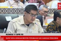 1763571937924-menteri-pkp-maruarar-sirait-dalam-rapat-kerja-bersama-komisi-v-dpr-ri-1763541568571_169