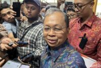 1764587166803-gubernur-bali-wayan-koster-foto-rizki-setyodetikbali-1764575974906_169