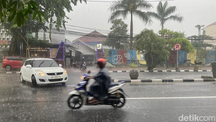 1764824769737-ilustrasi-hujan-di-sidoarjo-1755587807208_169