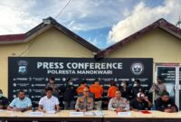 1765343138605-konferensi-pers-polresta-manokwari-terkait-kasus-pembunuhan-art-oleh-majikan-sekeluarga-1765335091241_169