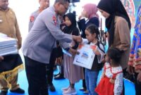 1765343147361-penyerahan-bantuan-tabungan-pendidikan-kepada-anak-anggota-polri-yang-gugur-dibunuh-kkb-papua-1765327049691_169