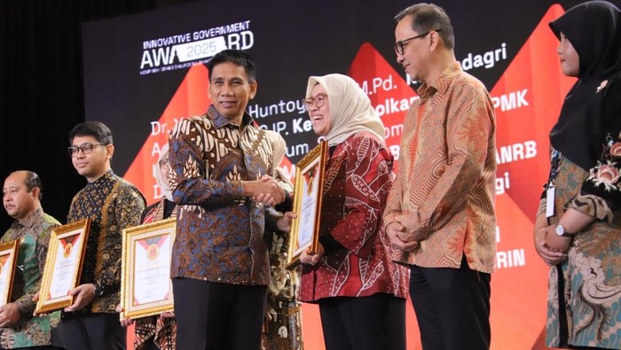 1765472717443-kemendagri-1765463990907_169