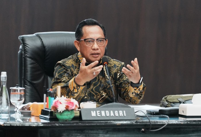 1765472717981-menteri-dalam-negeri-mendagri-muhammad-tito-karnavian-1765452619778