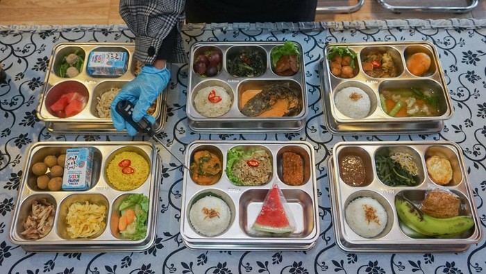 1765623894970-sppg-polres-batang-berencana-angkat-menu-makanan-khas-daerah-1762004092561_169