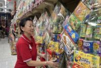 1765731922740-penjual-hampers-natal-dari-toko-elson-parcel-di-jalan-walikota-mustajab-nurul-49-1765533799900_169