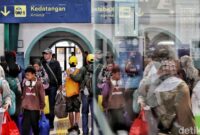 1765818331657-h2-tahun-baru-penumpang-tiba-dan-berangkat-padati-stasiun-senen_169