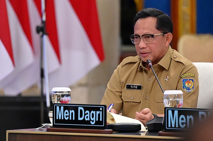 1765904734775-menteri-dalam-negeri-muhammad-tito-karnavian-1765893650096