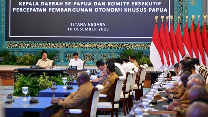 1765947953105-presiden-prabowo-subianto-buka-diskusi-dan-menyerap-aspirasi-kepala-daerah-se-papua-di-istana-negara-jakarta-foto-muchlis-jr-b-1765906069973_169