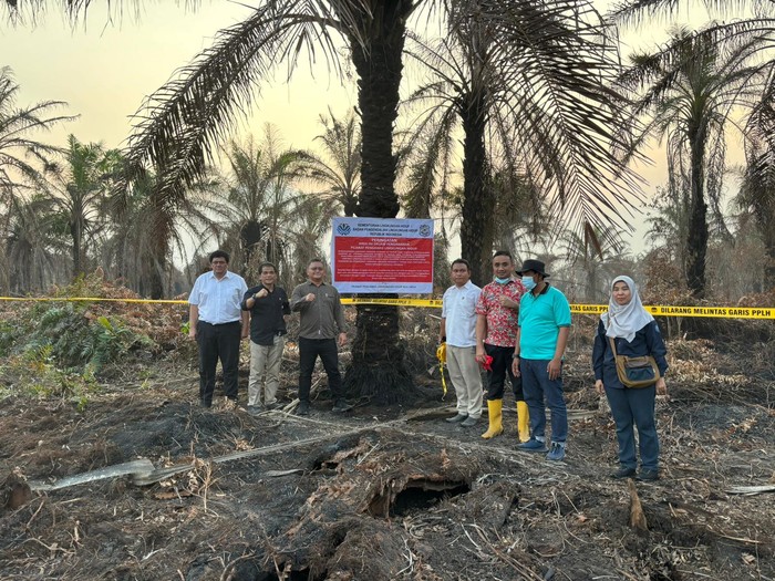 1766055996787-klhbplh-segel-empat-perusahaan-perkebunan-dan-tutup-satu-pabrik-sawit-terkait-karhutla-di-riau-1753507479650