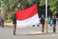 1766099068756-polwan-berkebaya-di-upacara-hari-ibu-hari-bela-negara-di-mojokerto-1_169