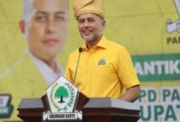 1766120749479-ketua-dpd-golkar-sumut-musa-rajekshah-ijeck-saat-melantik-pengurus-golkar-langkat_169