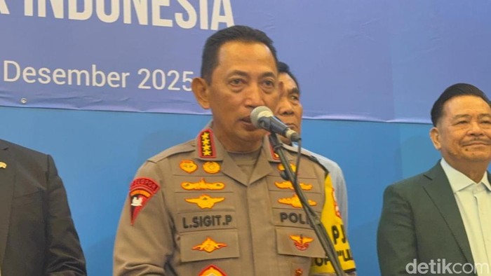 1766228745292-kapolri-jenderal-listyo-sigit-prabowo-mengungkap-soal-memperkuat-peran-polwan-lewat-jabatan-strategis-dalam-mutasi-dan-rotasi--1766228389706_169