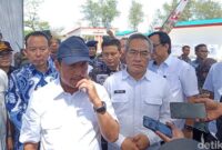 1767352051329-menteri-kelautan-dan-perikanan-sakti-wahyu-trenggono-di-lokasi-knmp-poncosari-srandakan-bantul-jumat-212026-1767330539446_169