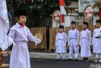 1767524757275-gemasnya-upacara-hut-ri-ala-siswa-tk-di-jakarta-1755404578574_169