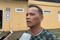 1768475169002-pelatih-pss-sleman-ansyari-lubis-di-lapangan-pakembinangun-sleman-rabu-2492025-1758716943524_169