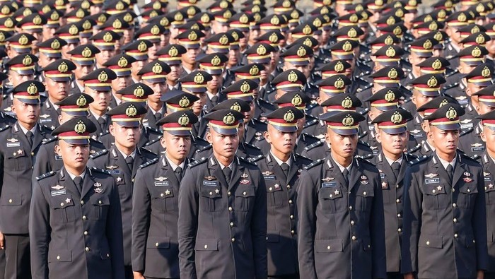1768496737477-presiden-prabowo-subianto-memberikan-arahan-terhadap-perwira-muda-tni-dan-polri-tahun-2025-tercatat-sebanyak-2000-perwira-yang-1753251863704_169