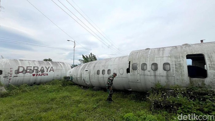 1769144734575-bangkai-pesawat-di-halaman-rumah-warga-mojokerto-1769082642752_169