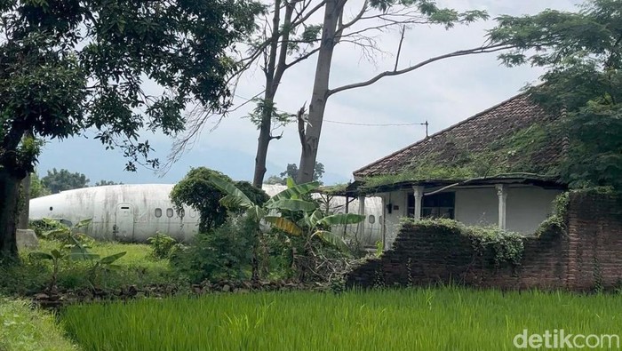 1769144736310-bangkai-pesawat-di-halaman-rumah-warga-mojokerto-1769082062578_169