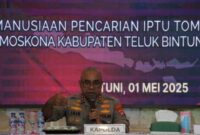 1769252748884-kapolda-papua-barat-irjen-johnny-isir-1746096845083_169